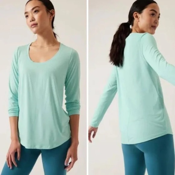 Athleta Tops - Athleta Stratus 2 Top